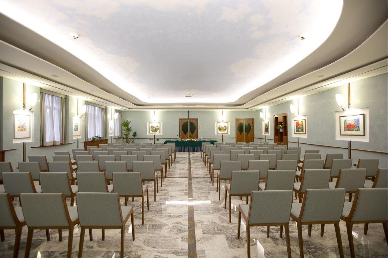 Palace Hotel Moderno Pordenone Ngoại thất bức ảnh