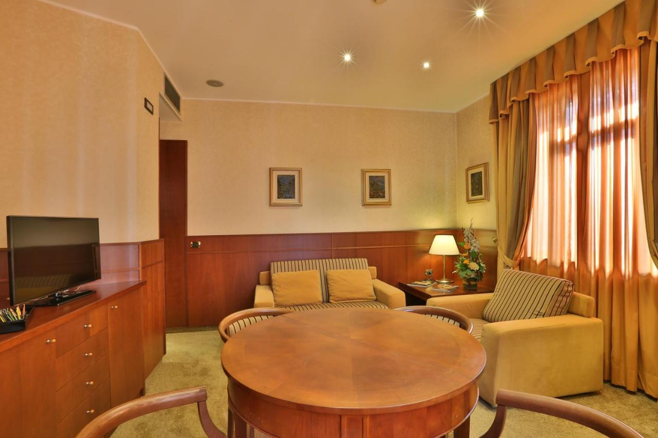 Palace Hotel Moderno Pordenone Ngoại thất bức ảnh
