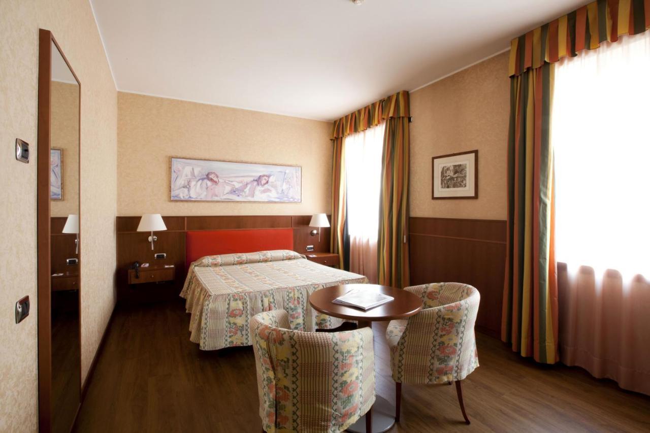 Palace Hotel Moderno Pordenone Ngoại thất bức ảnh