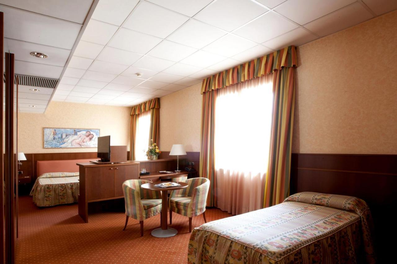 Palace Hotel Moderno Pordenone Ngoại thất bức ảnh